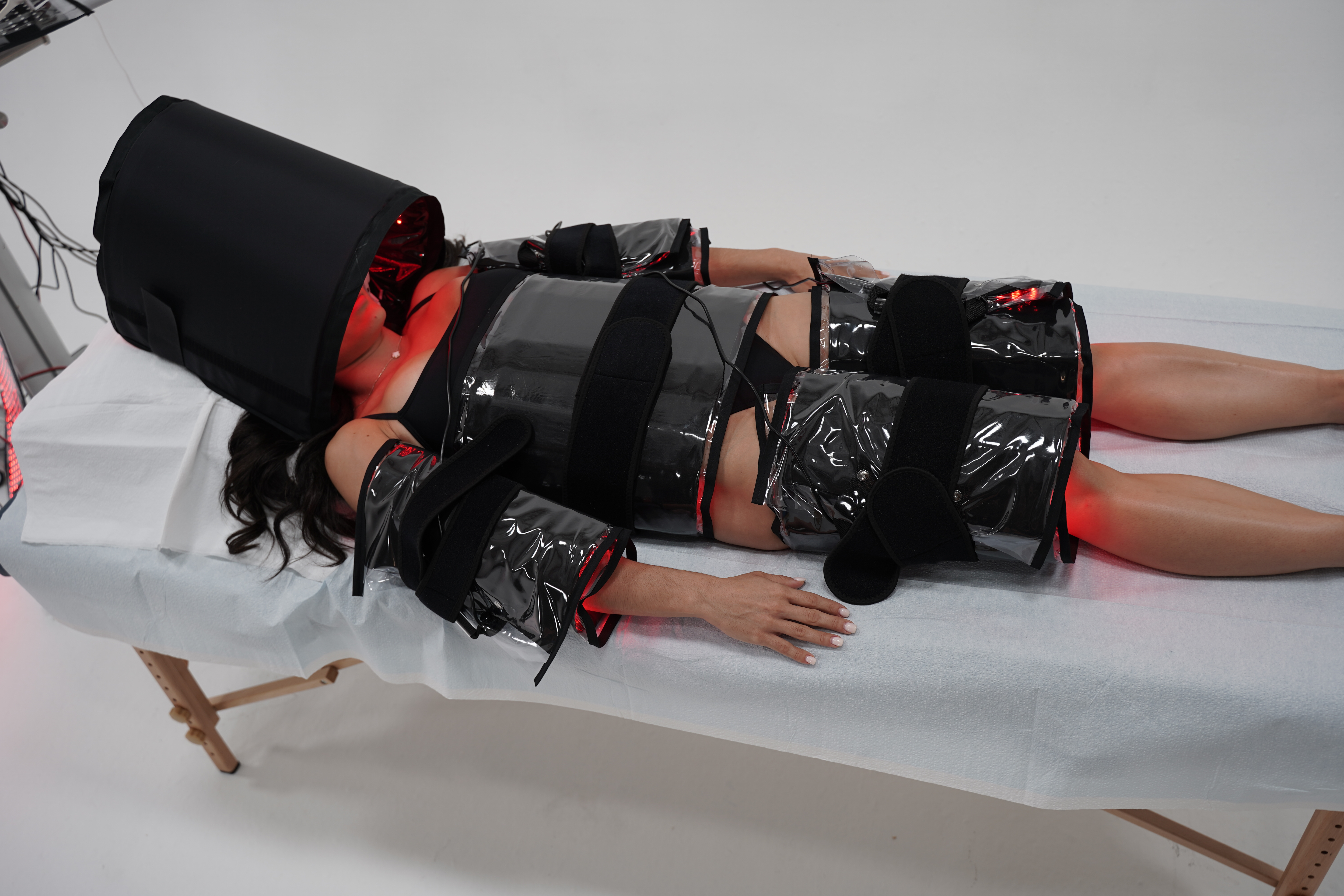 Full Body Red Light Therapy System 12,690 LED's in System. Includes 4 Pads 11" X 27", 2 Pads 11' X 16", 1 Face Dome, 1 Chin Pad